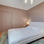 Apartamento Avec Chambre, Parking, Bureau, Wifi *
