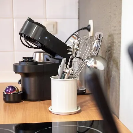 Apartamento Avec Chambre, Parking, Bureau, Wifi *