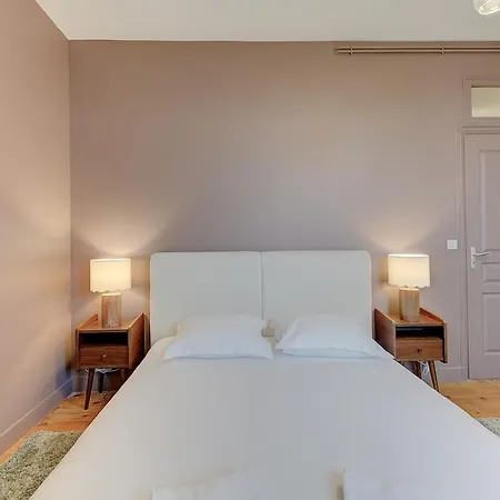 Avec Chambre, Parking, Bureau, Wifi *