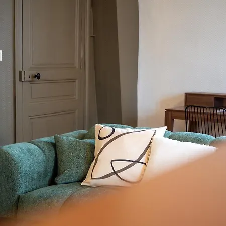 Avec Chambre, Parking, Bureau, Wifi Lägenhet