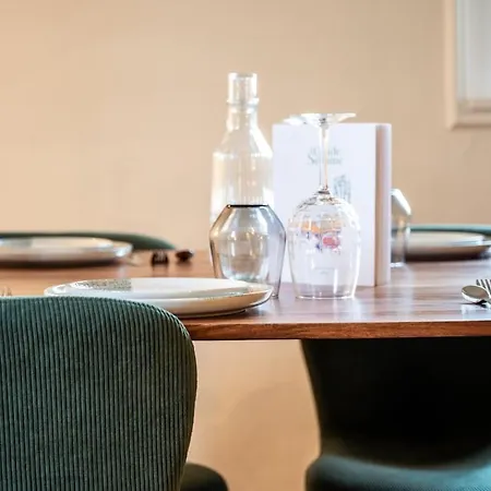 Avec Chambre, Parking, Bureau, Wifi Apartment Tours