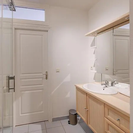 Avec Chambre, Parking, Bureau, Wifi Apartment *