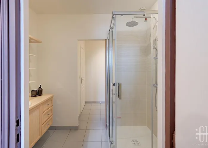 Avec Chambre, Parking, Bureau, Wifi *