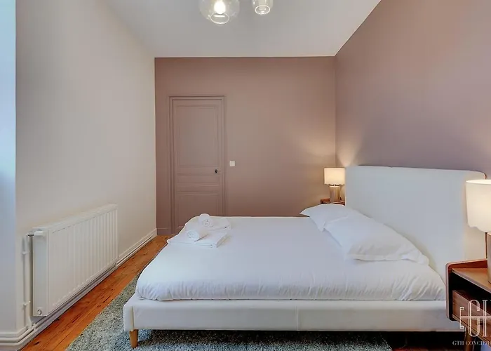 Avec Chambre, Parking, Bureau, Wifi Appartement