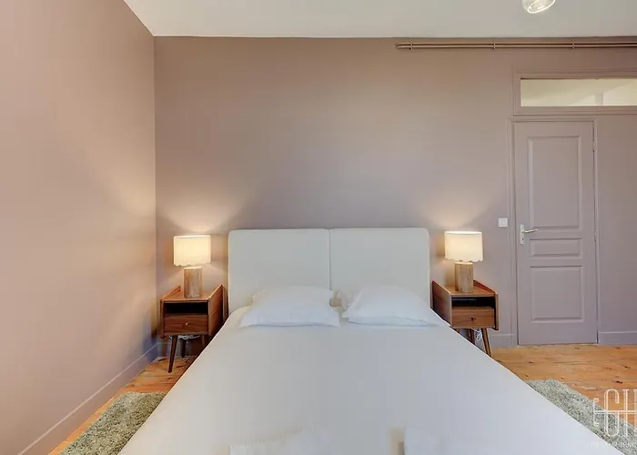 Avec Chambre, Parking, Bureau, Wifi *