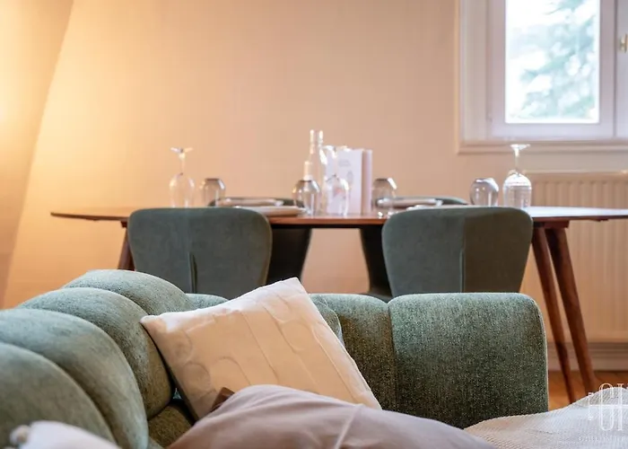 Avec Chambre, Parking, Bureau, Wifi * Tours