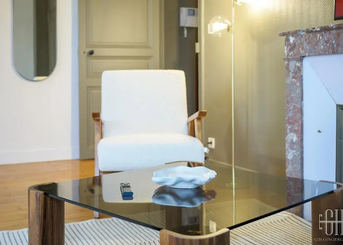 Avec Chambre, Parking, Bureau, Wifi Tours