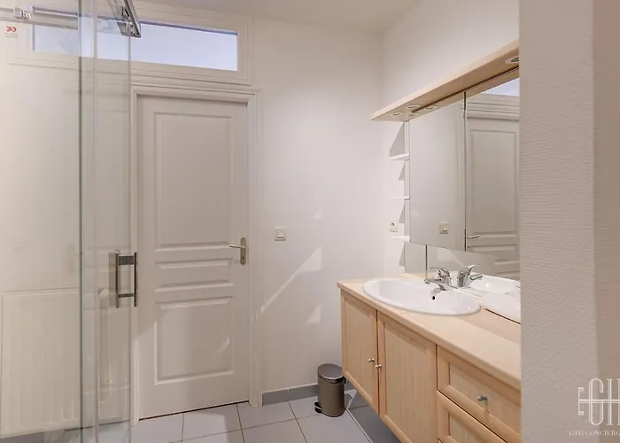 Avec Chambre, Parking, Bureau, Wifi Апартаменты *