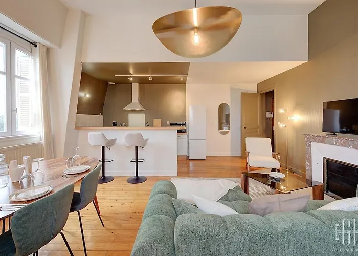 Appartement Avec Chambre, Parking, Bureau, Wifi *