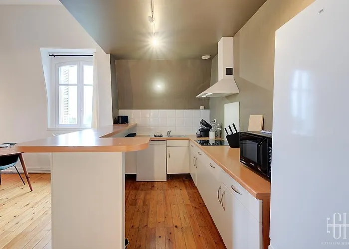 Appartement Avec Chambre, Parking, Bureau, Wifi Tours